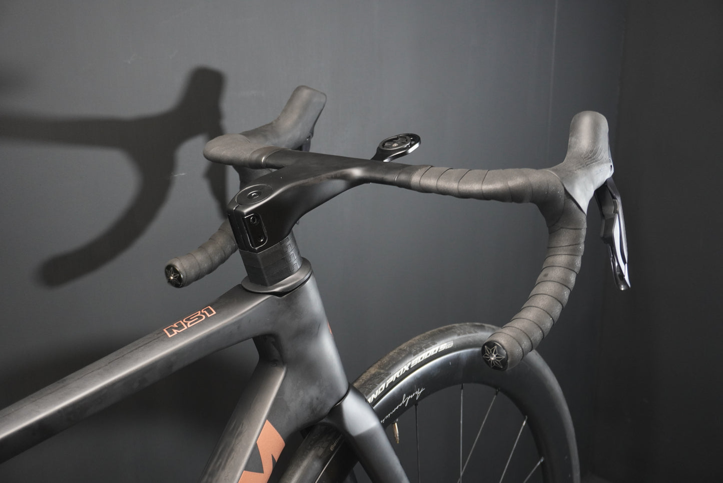 Ventum NS1 Ultegra Di2 Carbon Disc Road Bike 2025 - Medium