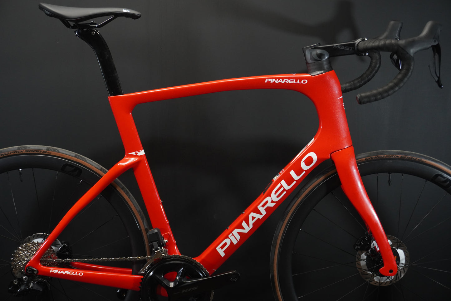 Pinarello F5 105 Di2 Carbon Disc Road Bike 2024 - 59.5cm