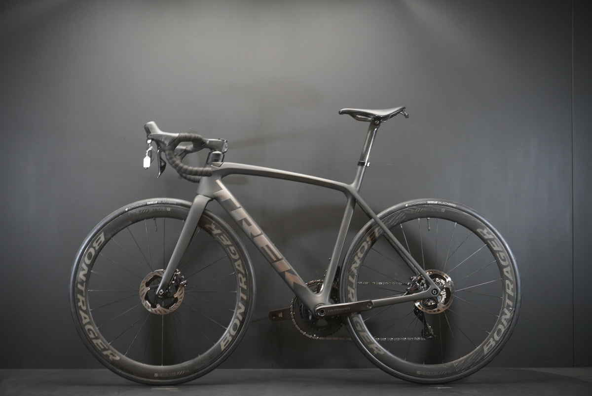 Project One Disc Trek Emonda SLR 7 Di2 Project One Carbon Disc Road Bike 2022 - 54cm