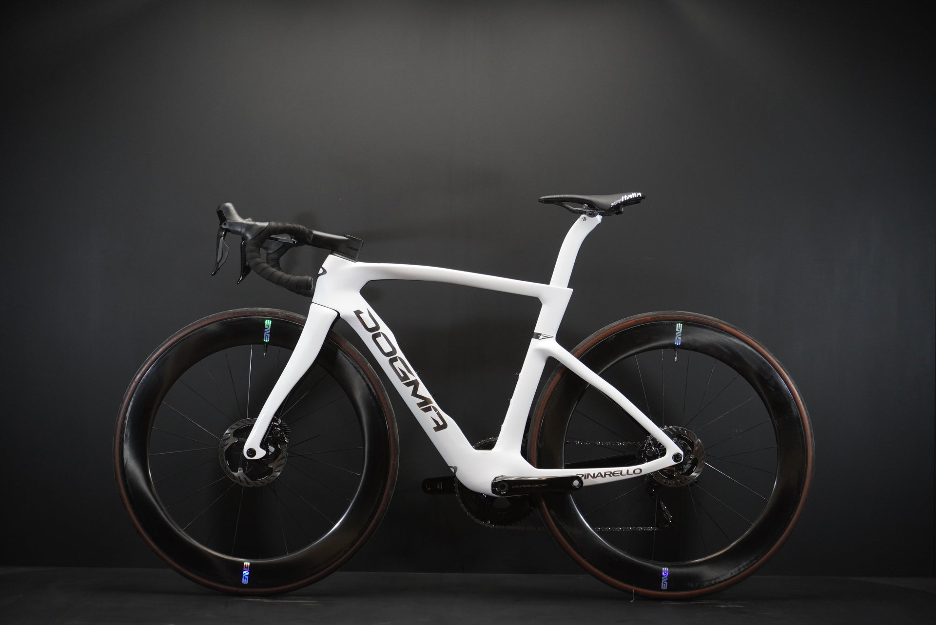 Pinarello Dogma F Carbon Disc Road Bike 2025 - 515mm