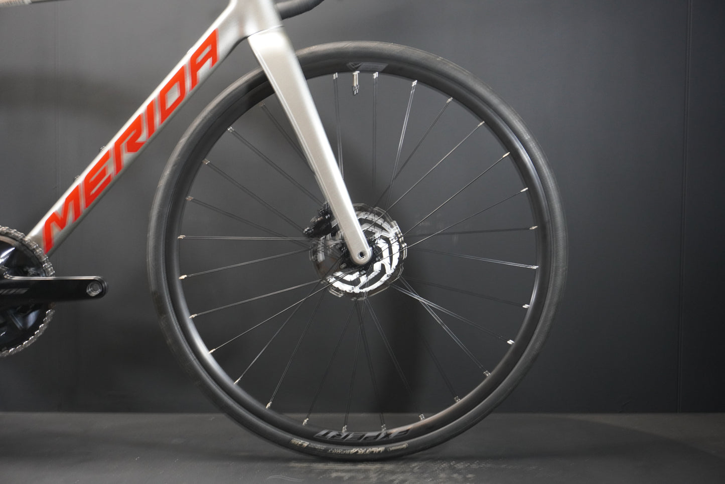 Merida Scultura 4000 105 Carbon Disc Road Bike 2024 - Small