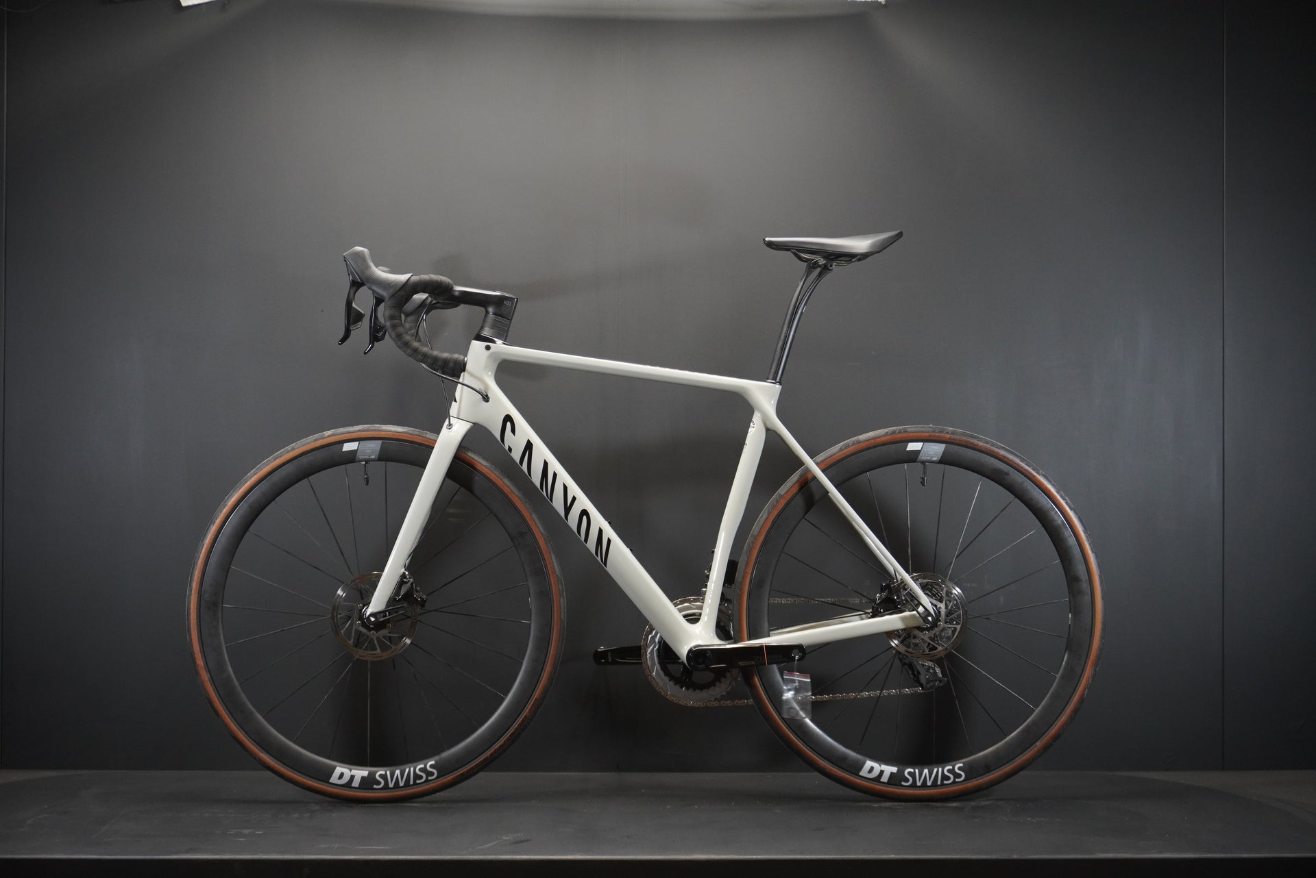 Canyon Endurace CF SL7 AXS Carbon Disc Road Bike 2022 - Medium - Upgraded Wheels