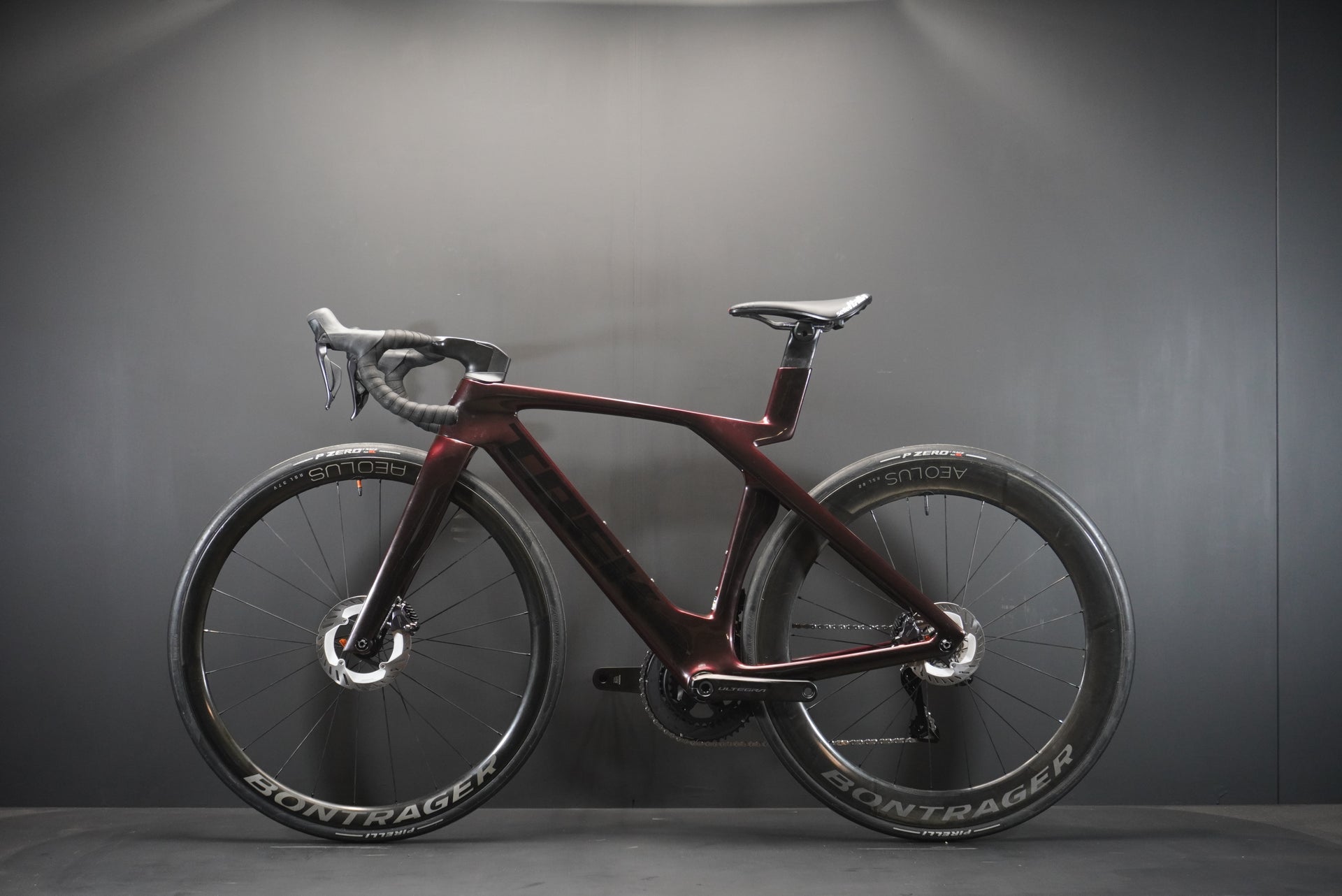 Trek Madone SLR 7 Gen 7 Di2 Carbon Disc Road Bike 2023 - 52cm