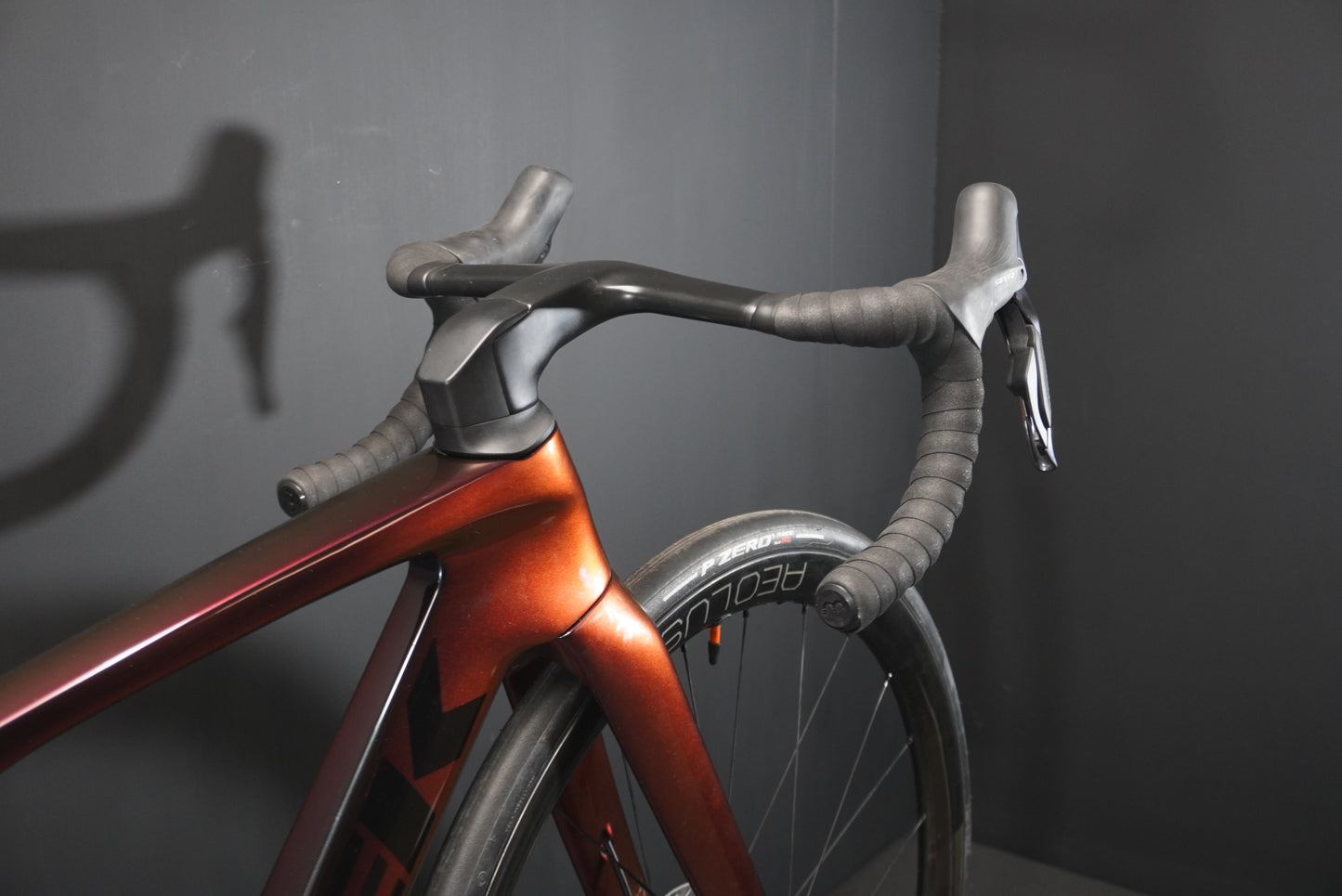 Trek Madone SLR 7 Gen 7 Di2 Carbon Disc Road Bike 2023 - 52cm