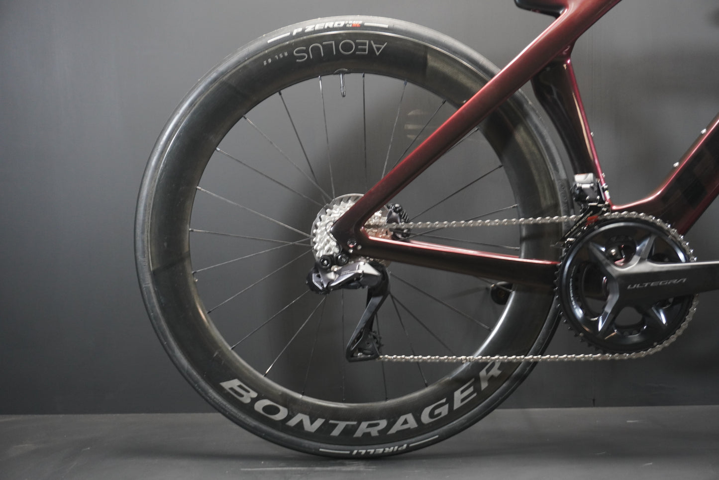 Trek Madone SLR 7 Gen 7 Di2 Carbon Disc Road Bike 2023 - 52cm