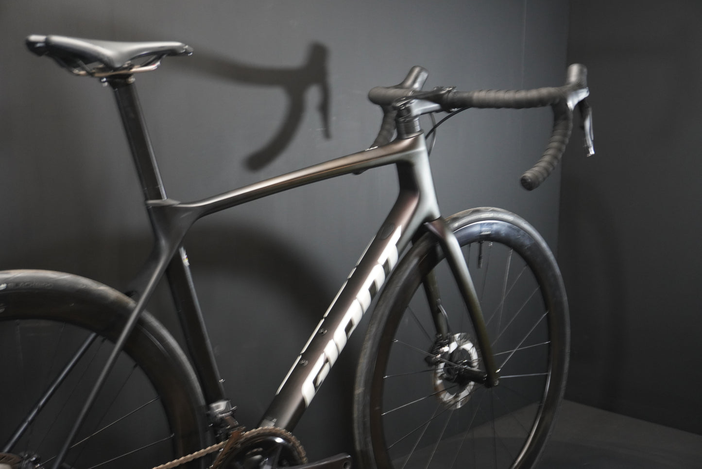 Giant TCR Advanced Pro 1 Carbon Disc Road Bike - M/L - Upgraded to Di2