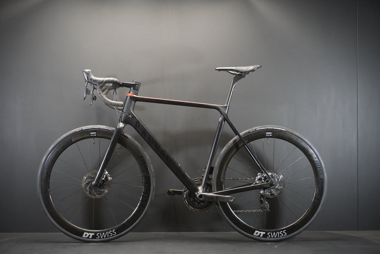 Canyon Ultimate CF SLX 9.0 Red AXS & P/M Carbon Disc Road Bike 2019 - Large