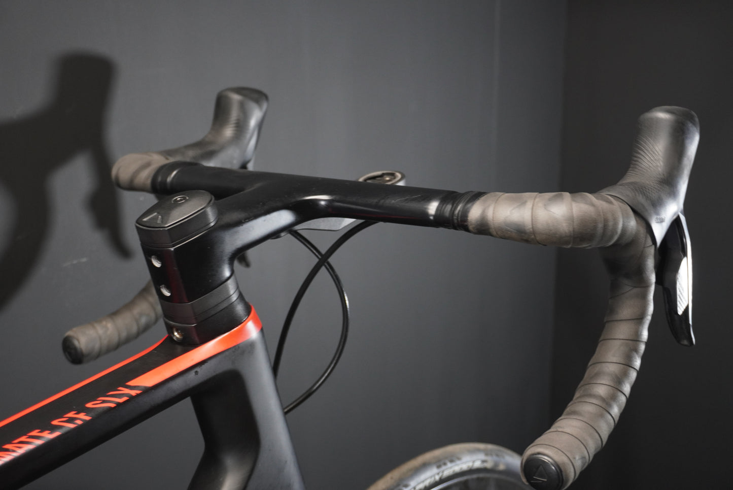 Canyon Ultimate CF SLX 9.0 Red AXS & P/M Carbon Disc Road Bike 2019 - Large