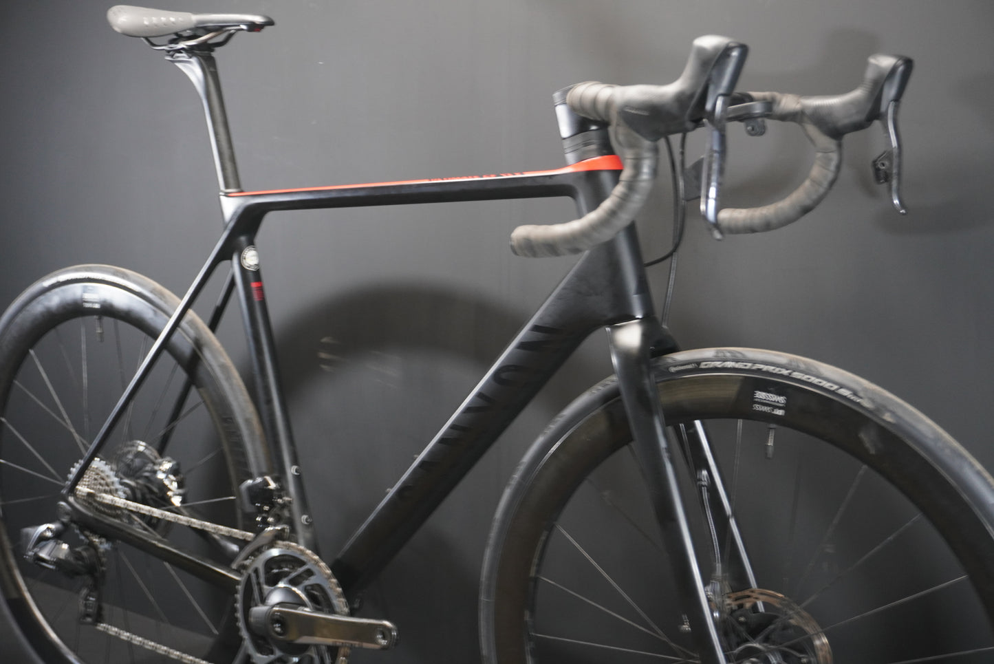 Canyon Ultimate CF SLX 9.0 Red AXS & P/M Carbon Disc Road Bike 2019 - Large