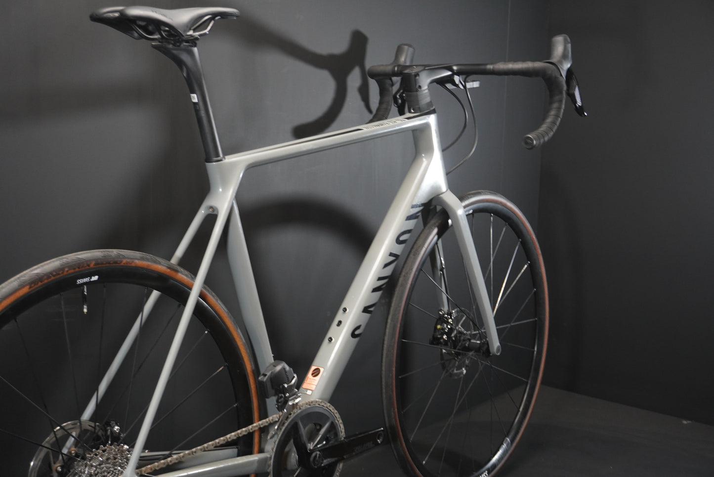 Canyon Ultimate CF SL eTap & PM Carbon Disc Road Bike 2022 - Large