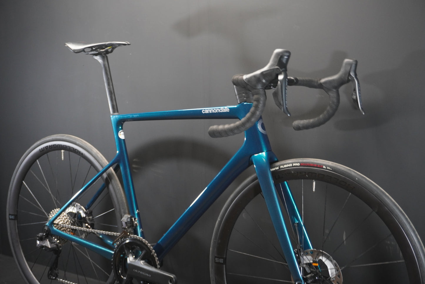 Cannondale Supersix EVO Hi-Mod Carbon Disc Road Bike 2022 - 54cm