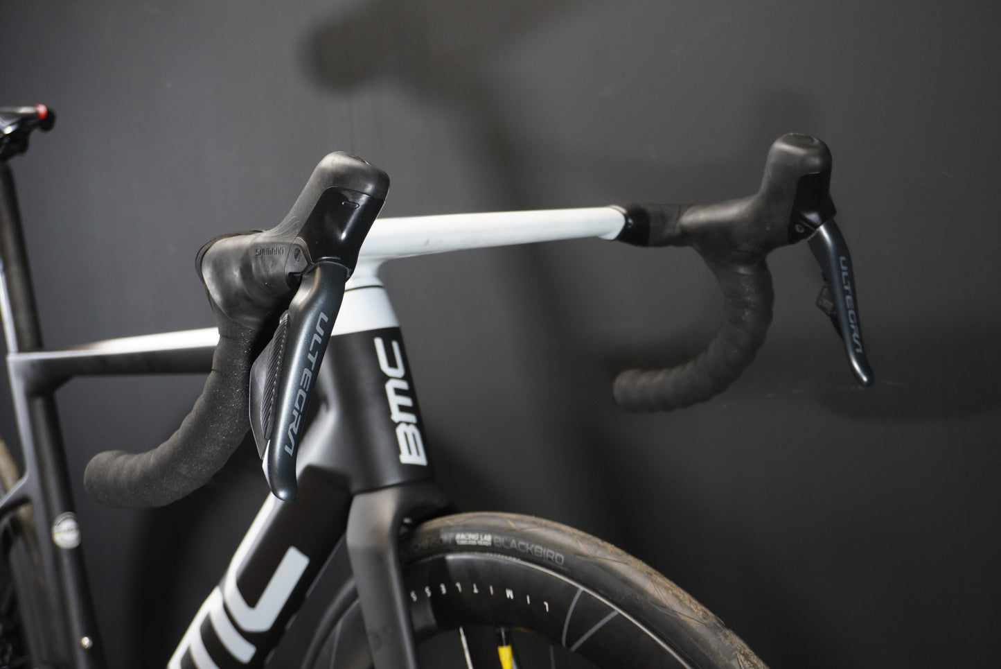 BMC Teammachine SLR01 TWO Di2 Carbon Disc Road Bike 2023 - 51cm