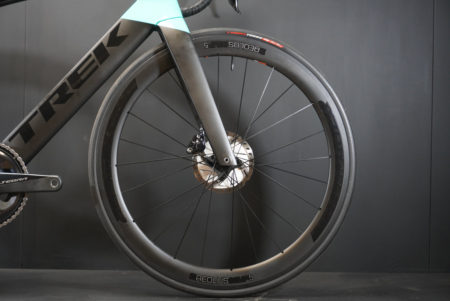 Trek Madone SLR 6 Women's Ultegra Di2 Carbon Disc Road Bike 2019 - 54 cm