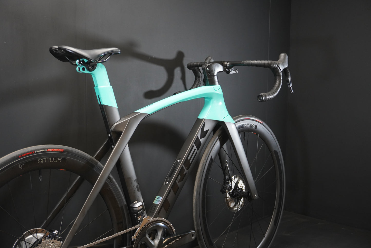 Trek Madone SLR 6 Women's Ultegra Di2 Carbon Disc Road Bike 2019 - 54 cm