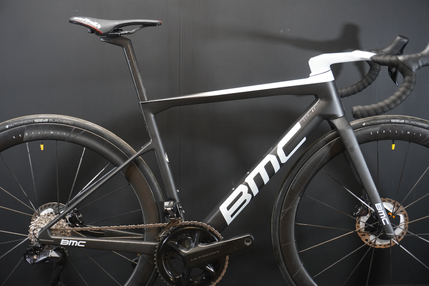 BMC Teammachine SLR01 TWO Di2 Carbon Disc Road Bike 2023 - 51cm