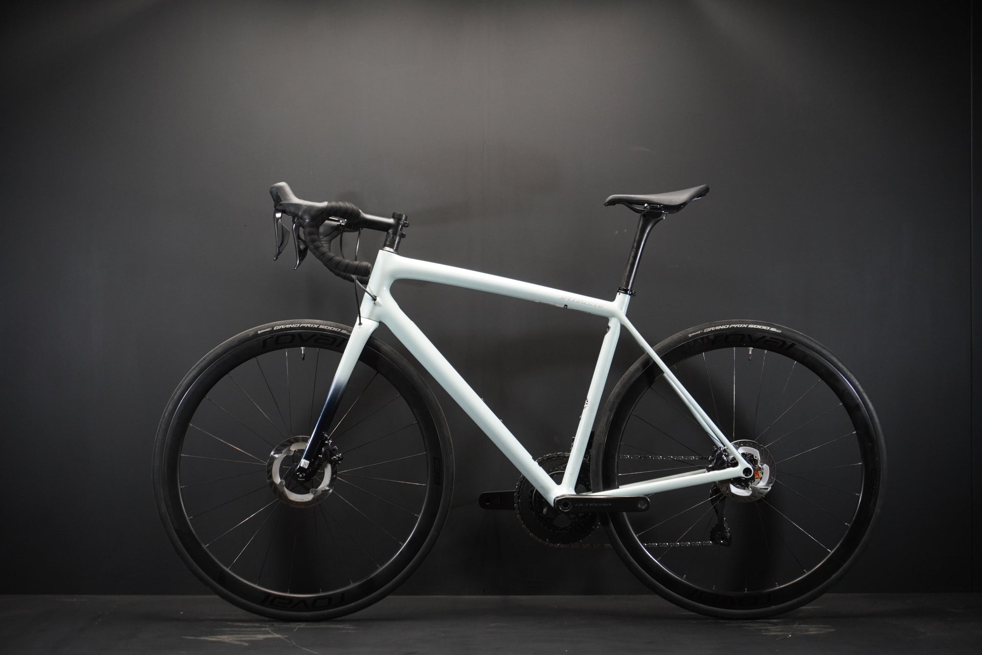 Specialized Aethos Expert Di2 Carbon Disc Road Bike 2021 - 56cm - Upgraded - 7.35Kg