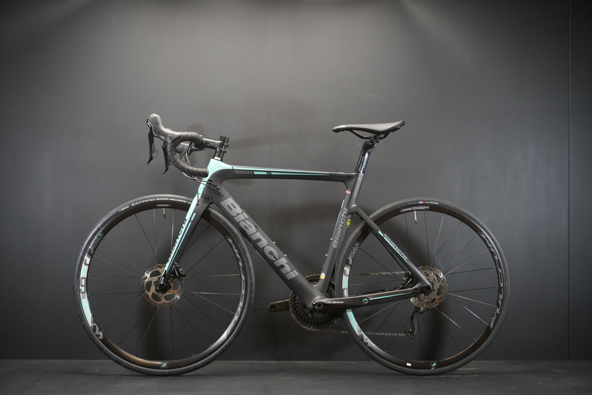 Bianchi Aria 105 Carbon Disc Road Bike 2019 - 55cm