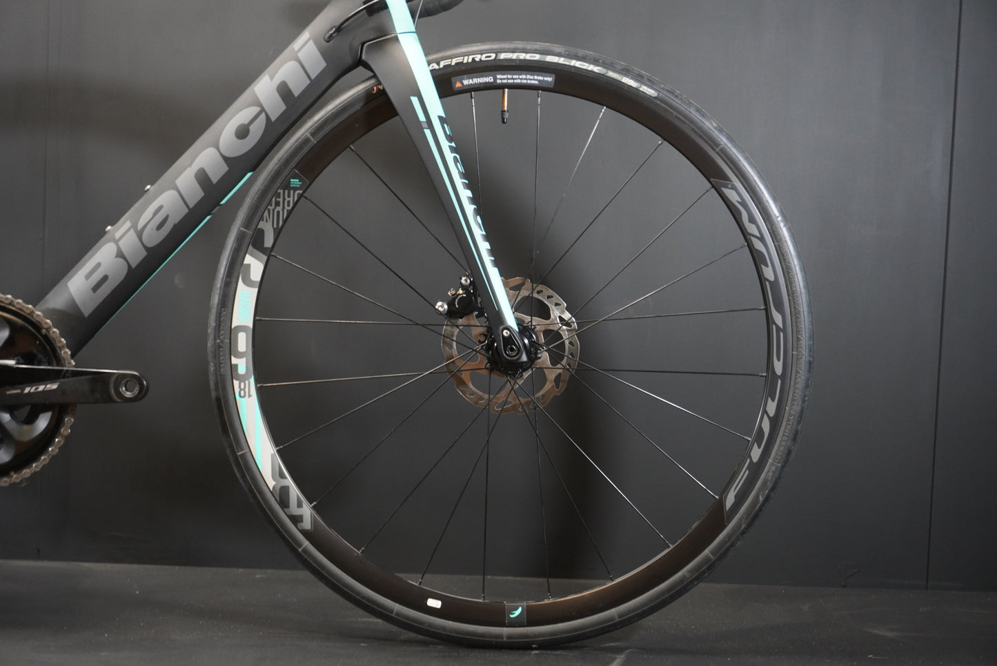 Bianchi Aria 105 Carbon Disc Road Bike 2019 - 55cm