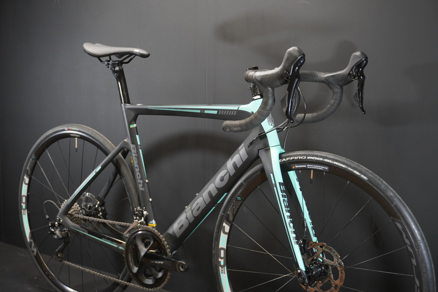 Bianchi Aria 105 Carbon Disc Road Bike 2019 - 55cm