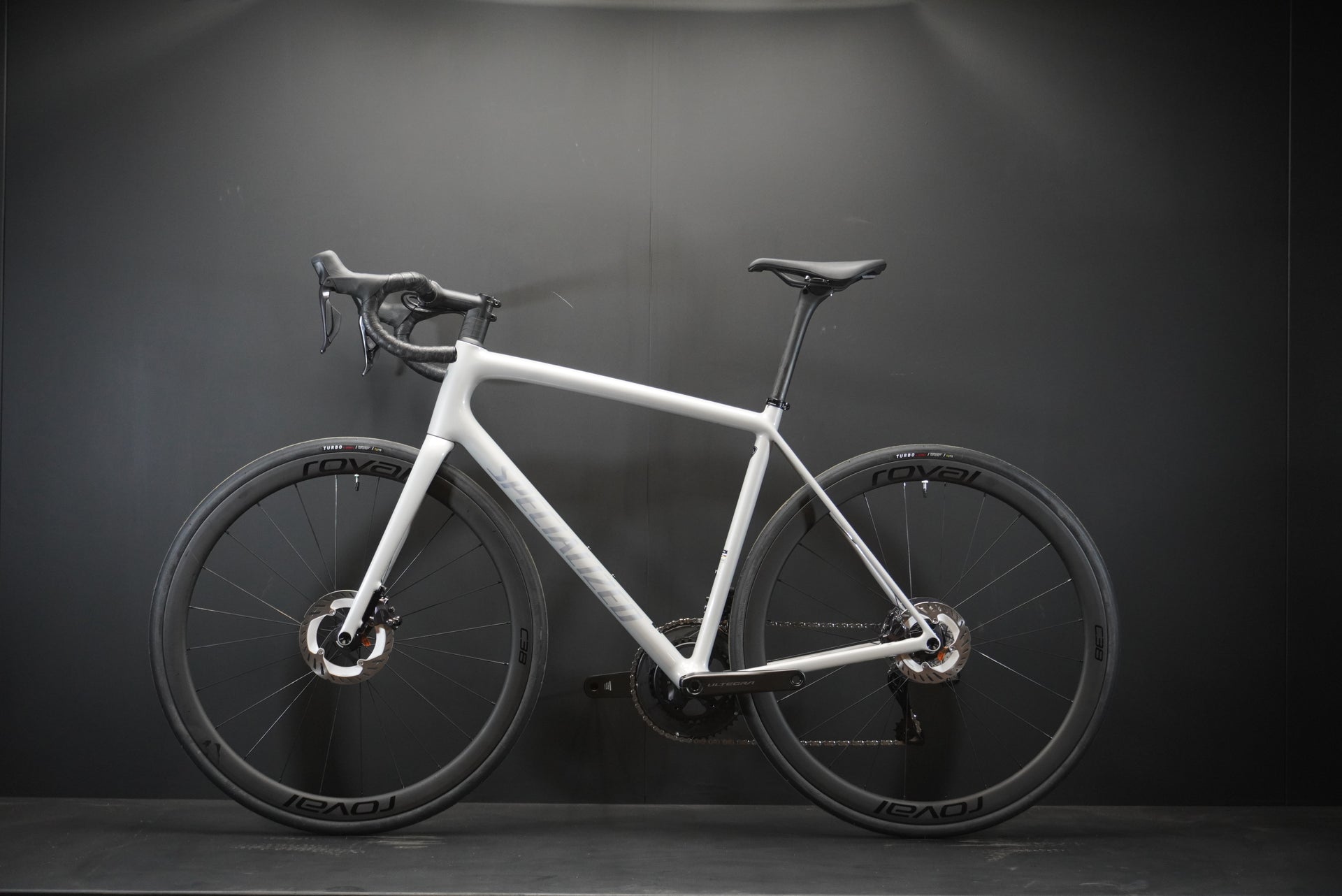 Specialized Aethos 2 Expert Di2 Carbon Disc Road Bike 2026 - 56cm - Upgraded - 7.4Kg