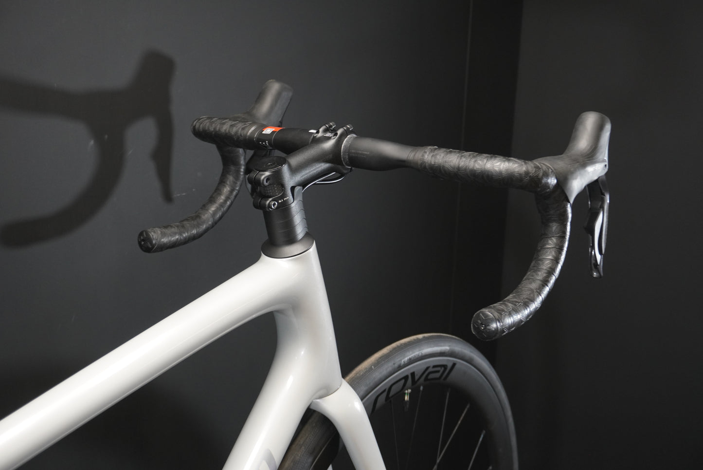 Specialized Aethos 2 Expert Di2 Carbon Disc Road Bike 2026 - 56cm - Upgraded - 7.4Kg