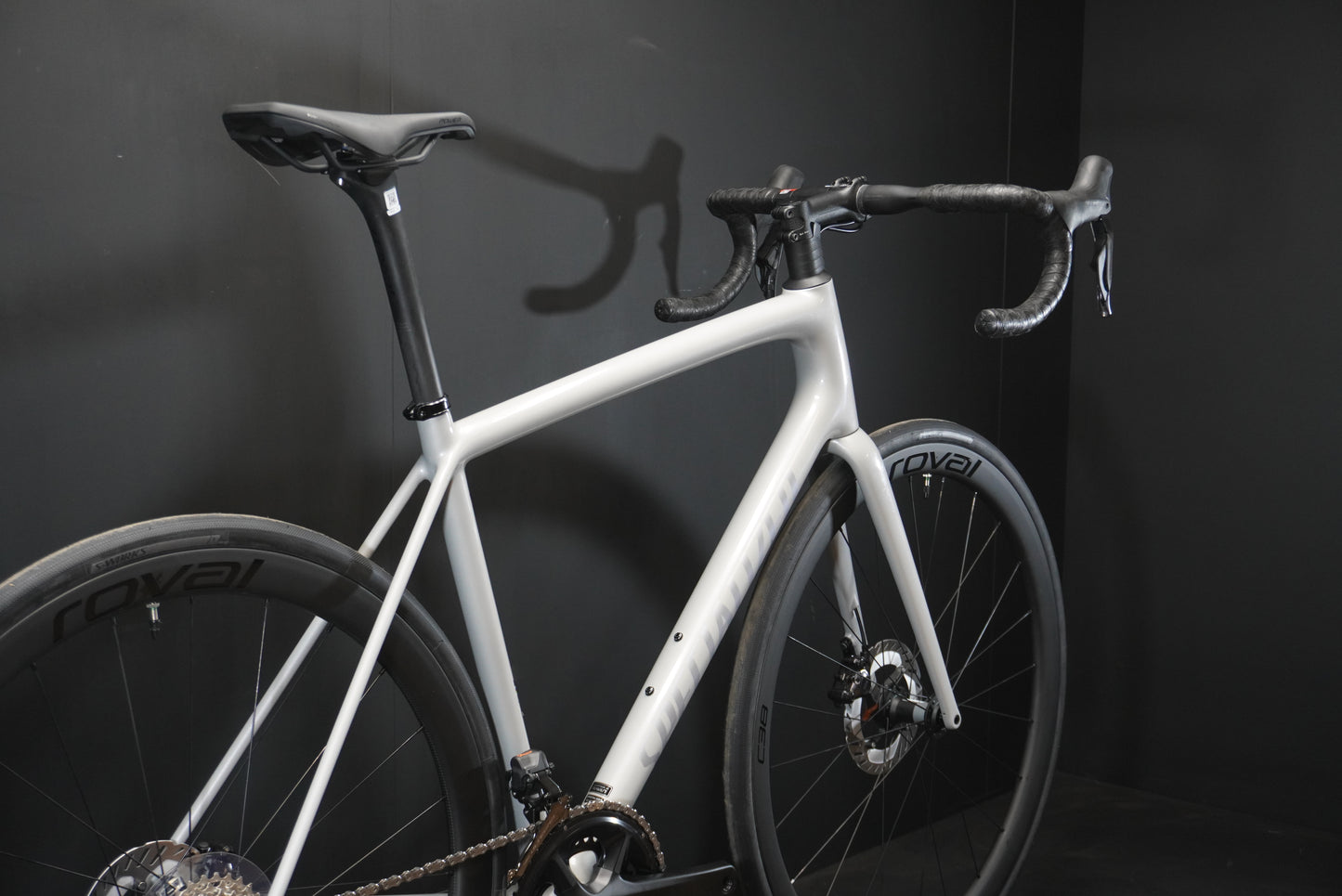 Specialized Aethos 2 Expert Di2 Carbon Disc Road Bike 2026 - 56cm - Upgraded - 7.4Kg