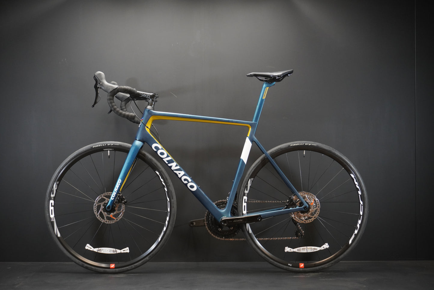 NEW Colnago V3 105 12 Speed Carbon Disc Road Bike 2023 - 54s - Full Warranty