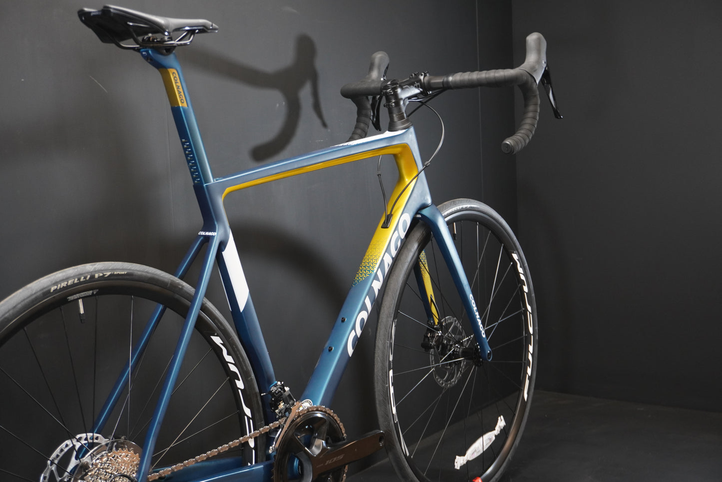 NEW Colnago V3 105 12 Speed Carbon Disc Road Bike 2023 - 54s - Full Warranty