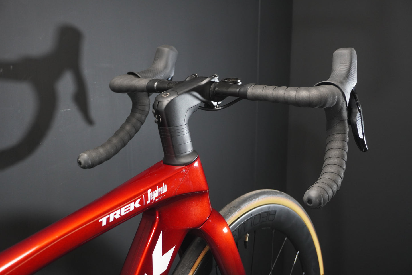 Trek Domane RSL Project One Force AXS Carbon Disc Road Bike 2025 - 52cm