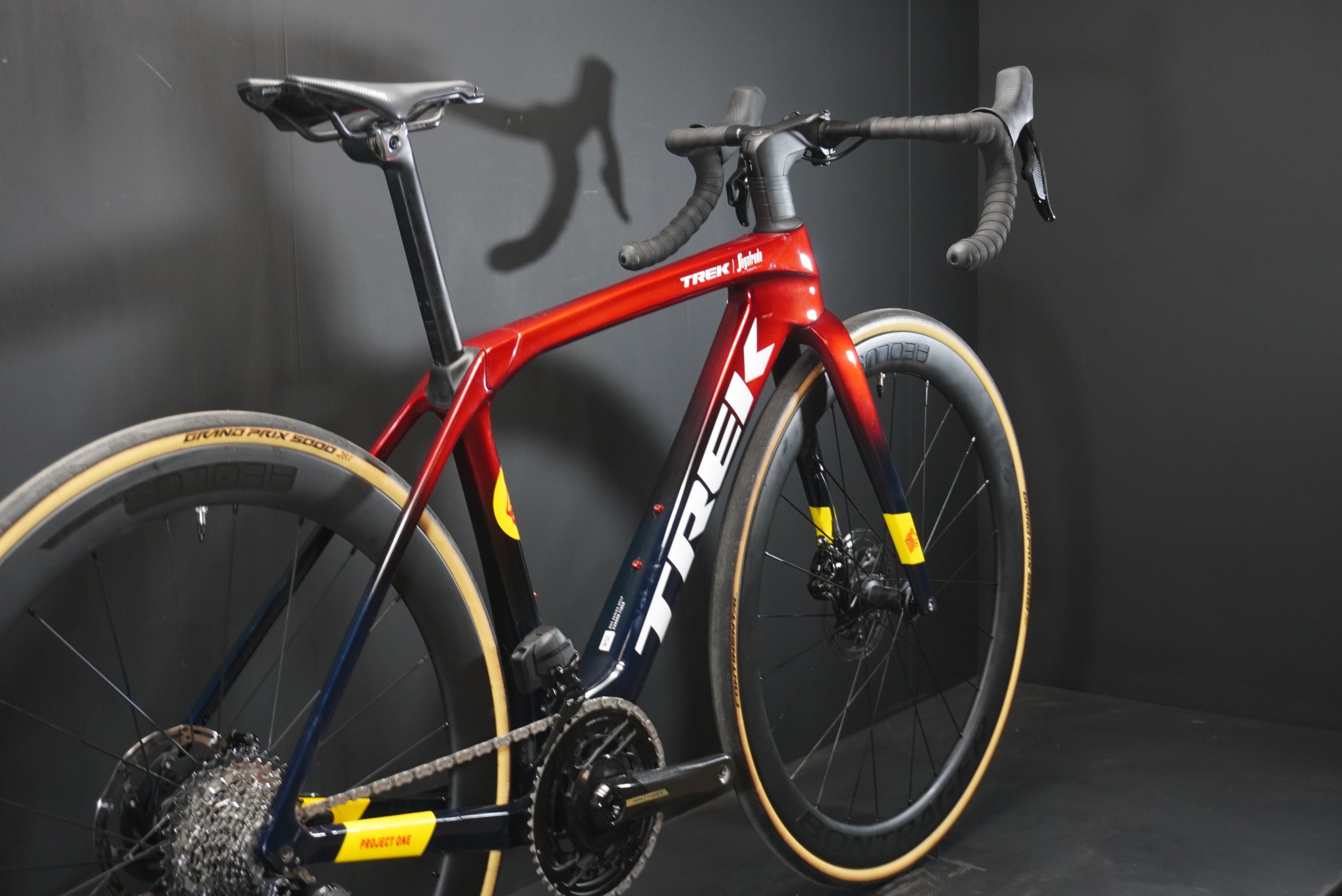 Trek Domane RSL Project One Force AXS Carbon Disc Road Bike 2025 - 52c
