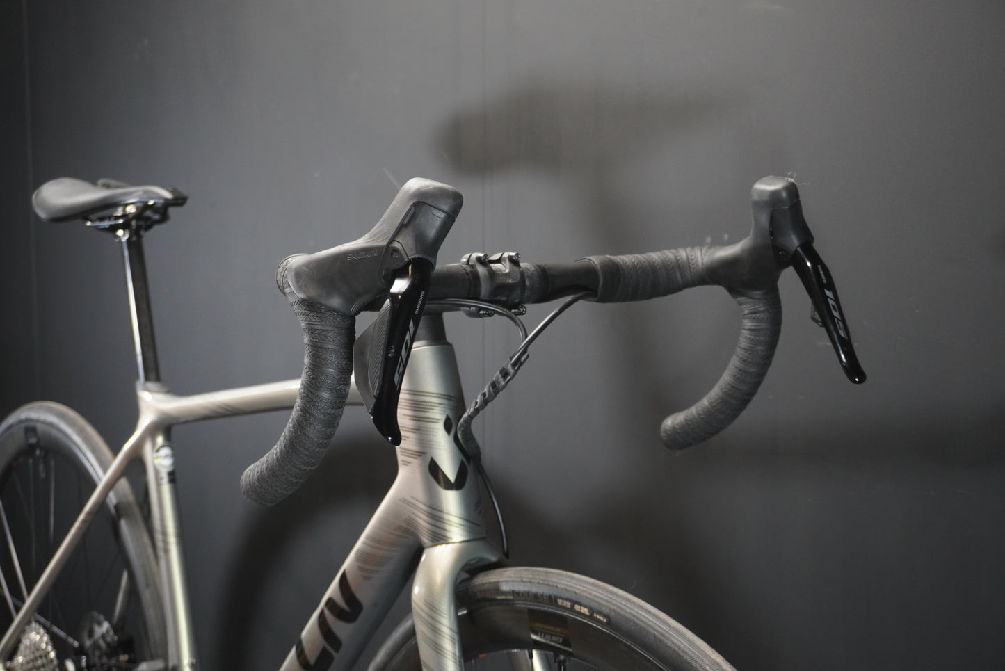 Giant Liv Langma Advanced Pro 1 Di2 Carbon Disc Road Bike 2025 - Medium