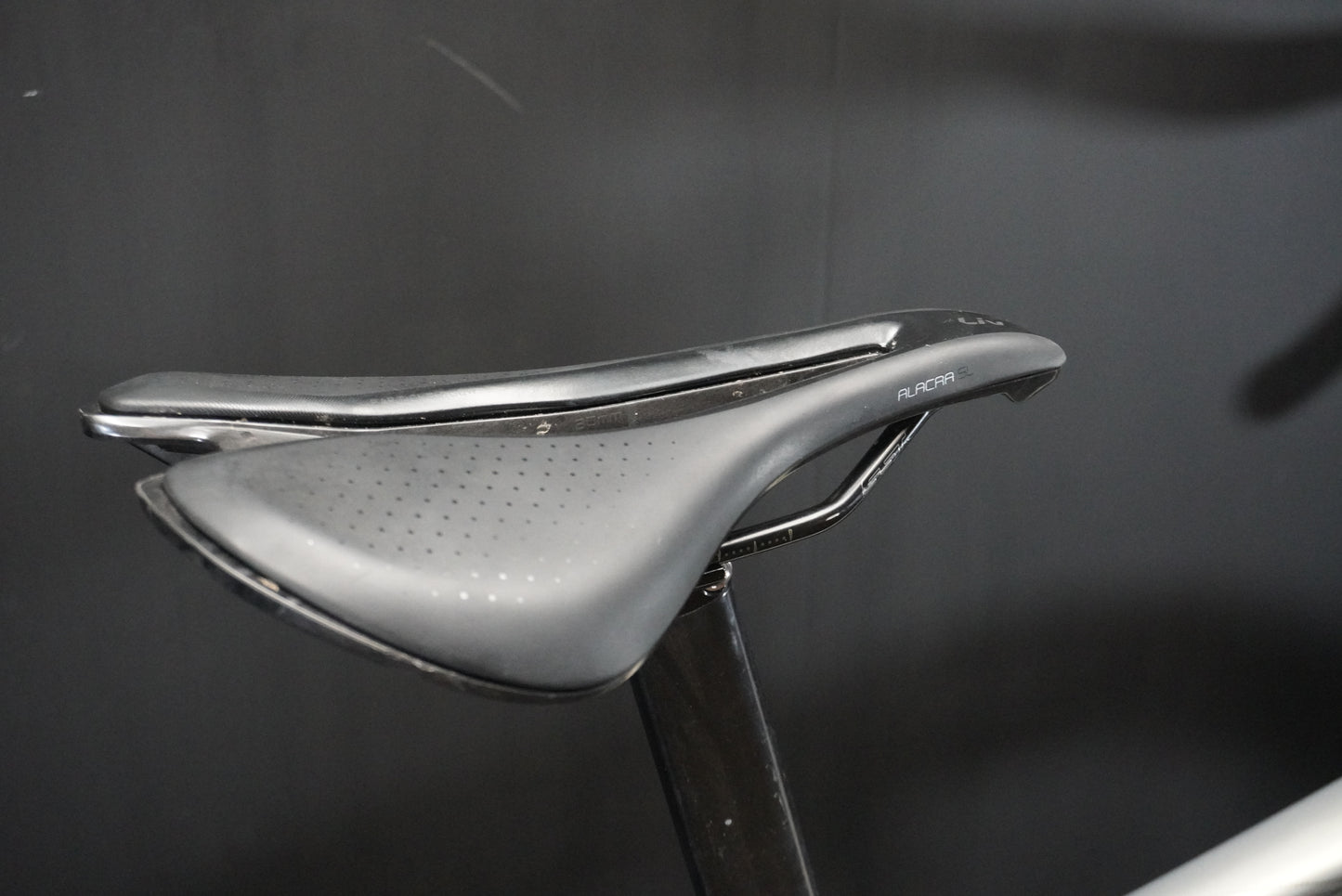 Giant Liv Langma Advanced Pro 1 Di2 Carbon Disc Road Bike 2025 - Medium