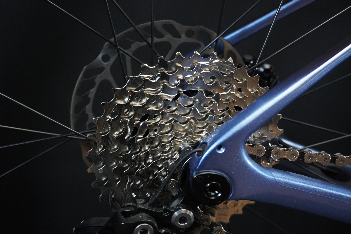 Giant Defy Advanced 1 105 Di2 Carbon Disc Road Bike 2025 - Medium