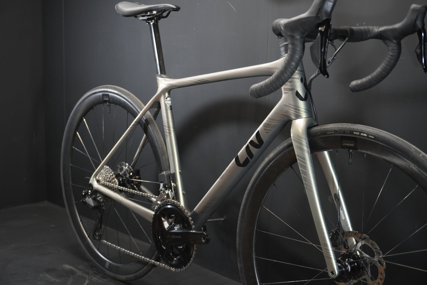 Giant Liv Langma Advanced Pro 1 Di2 Carbon Disc Road Bike 2025 - Medium