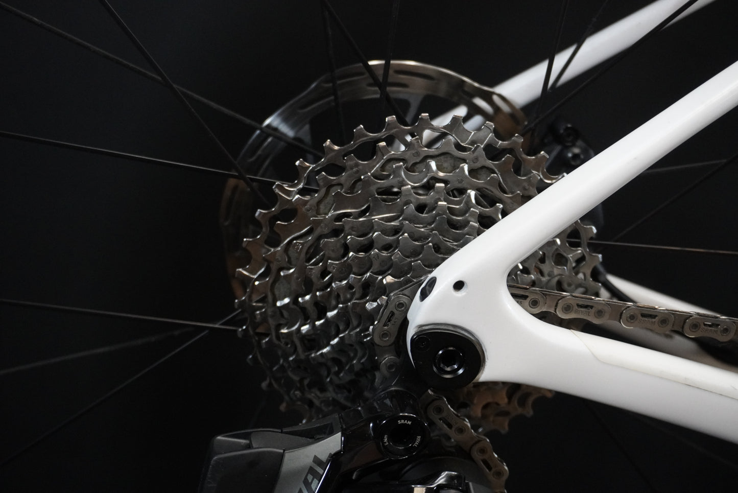 Giant Defy Advanced Pro 1 AXS Carbon Disc Road Bike 2026 - Medium