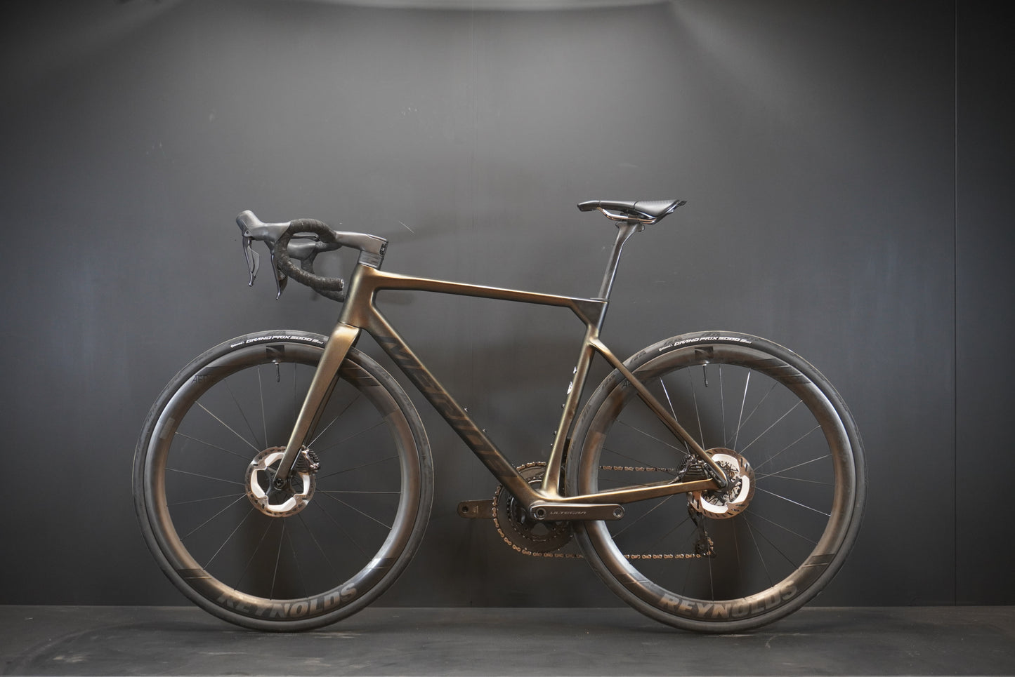 Merida Scultura 9000 Di2 Carbon Disc Road Bike 2023 - Medium