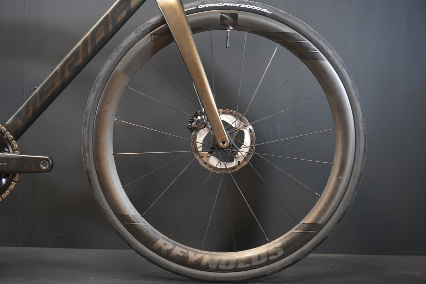 Merida Scultura 9000 Di2 Carbon Disc Road Bike 2023 - Medium