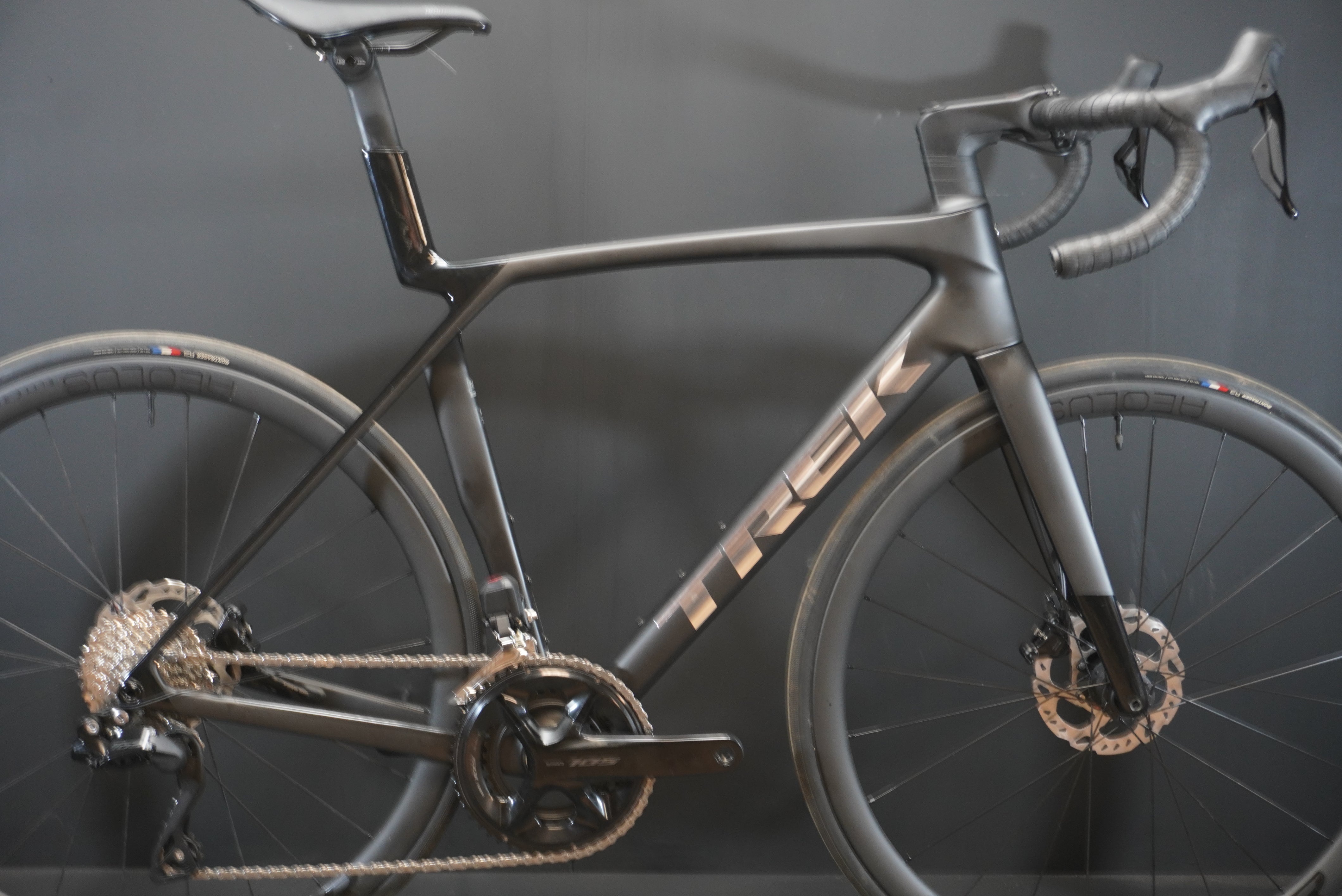 NEW Trek Madone SL6 Gen 8 105 Di2 Carbon Disc Road Bike 2024 - M/L