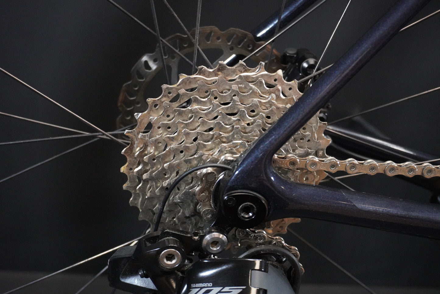 Giant TCR 105 Di2 Carbon Disc Road Bike 2023 - M/L