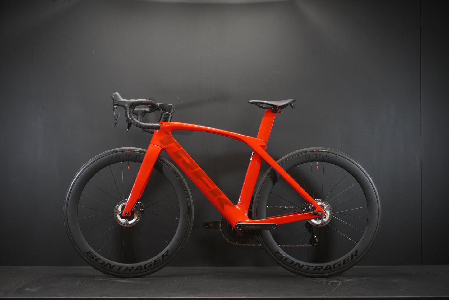 As New Trek Madone SL6 Gen 6 Di2 Carbon Disc Road Bike 2022 - 54cm - Huge Upgrades!