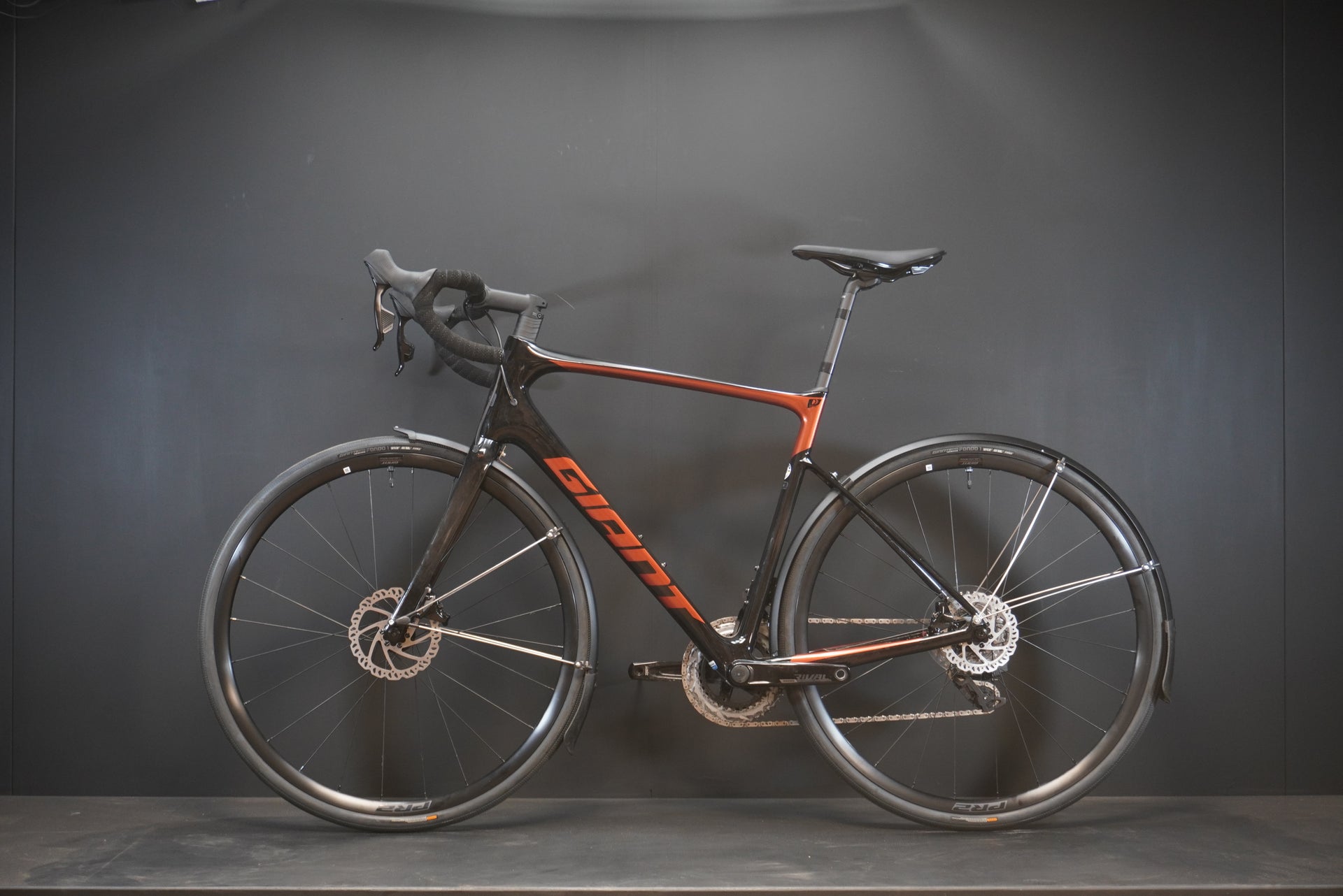 Giant Defy Advanced 0 AXS & P/M Carbon Disc Road Bike 2023 - M/L