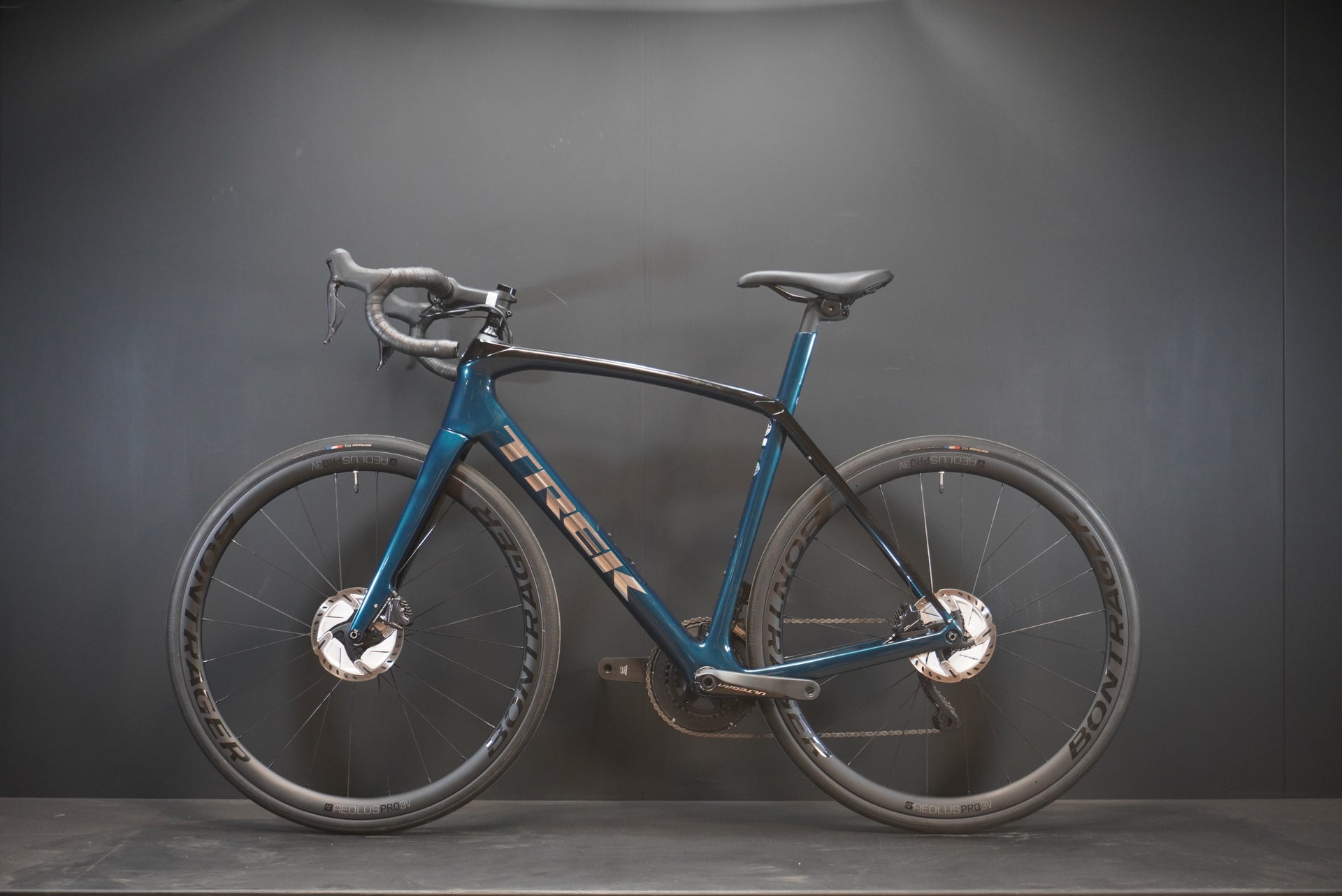 Trek Domane SL7 Gen 3 Ultegra Di2  Carbon Disc Road Bike 2021 - 56cm
