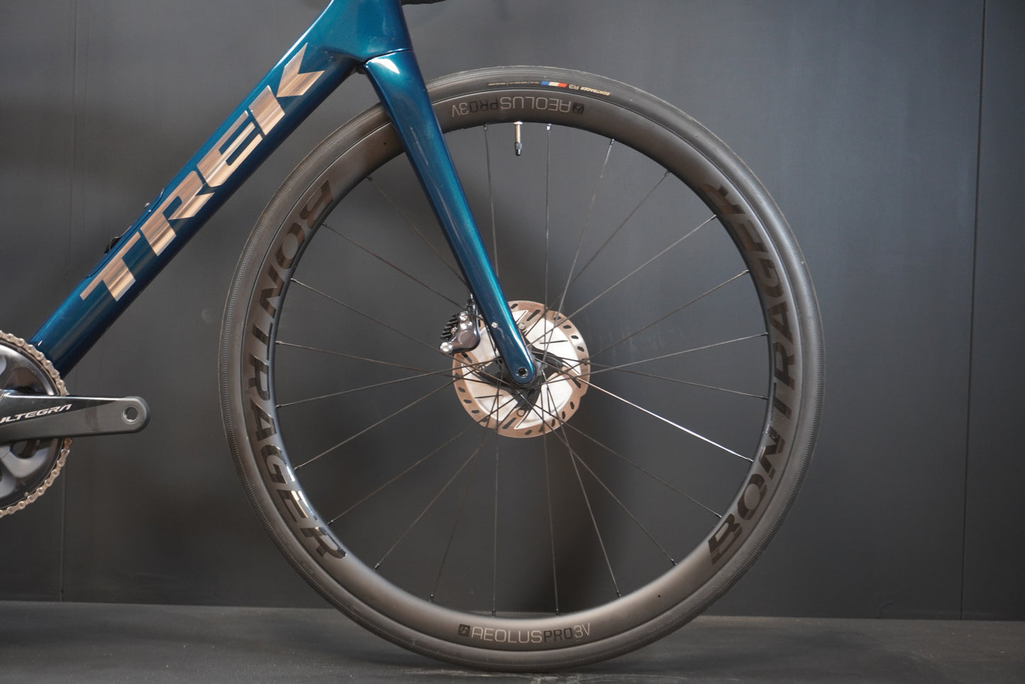 Trek Domane SL7 Gen 3 Ultegra Di2  Carbon Disc Road Bike 2021 - 56cm