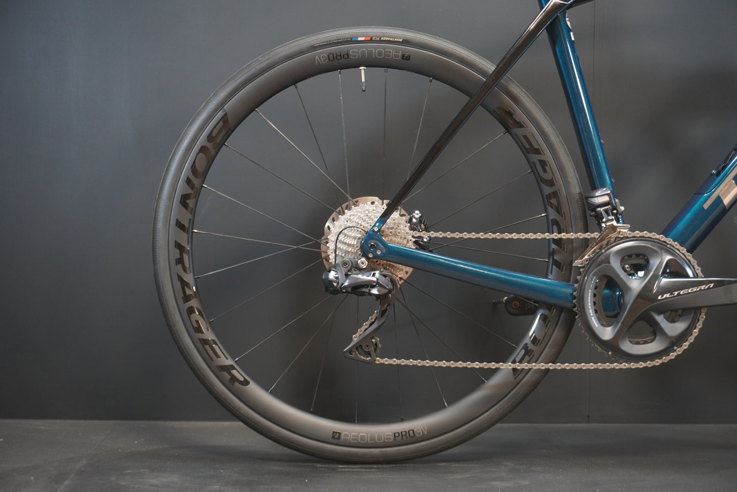 Trek Domane SL7 Gen 3 Ultegra Di2  Carbon Disc Road Bike 2021 - 56cm