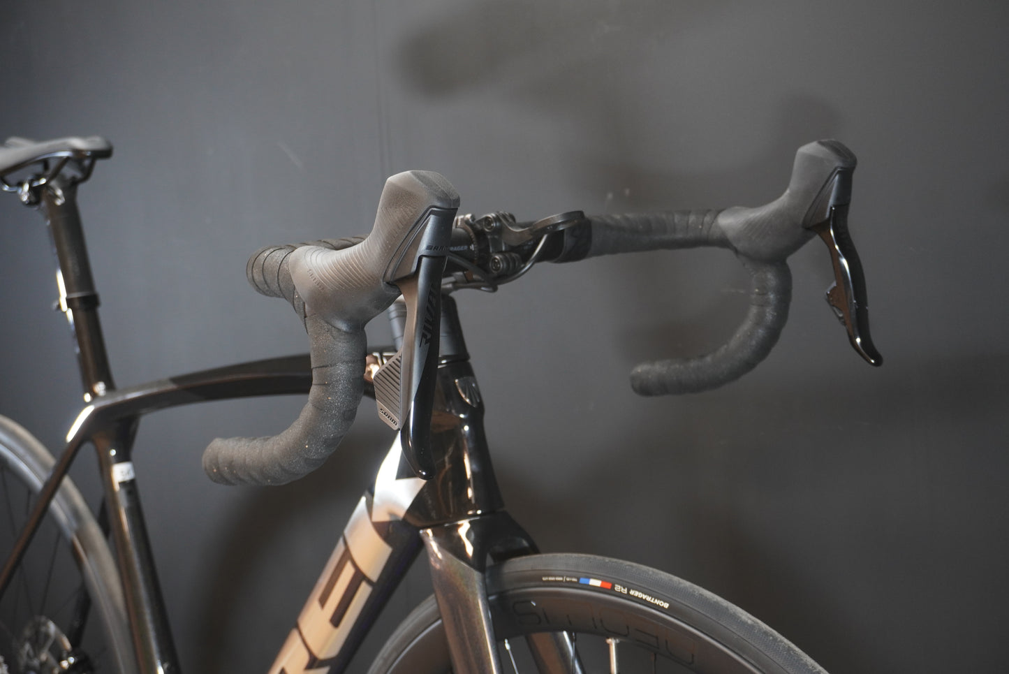 Trek Emonda SL6 Rival AXS P/M Carbon Disc Road Bike 2022 - 54cm