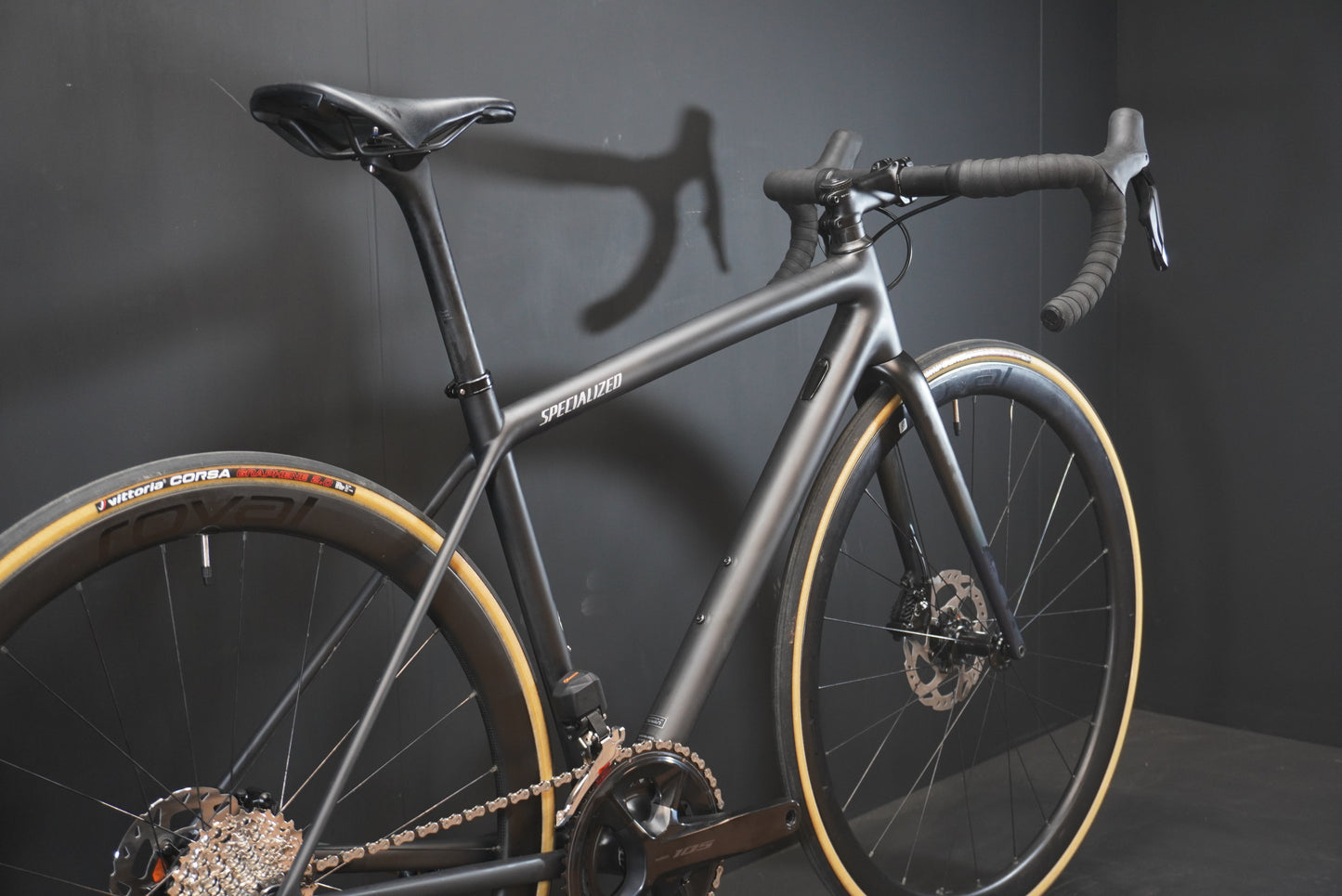 Specialized Aethos Comp 105 Di2 Carbon Disc Road Bike 2022 - 52cm - Upgraded Roval Wheels