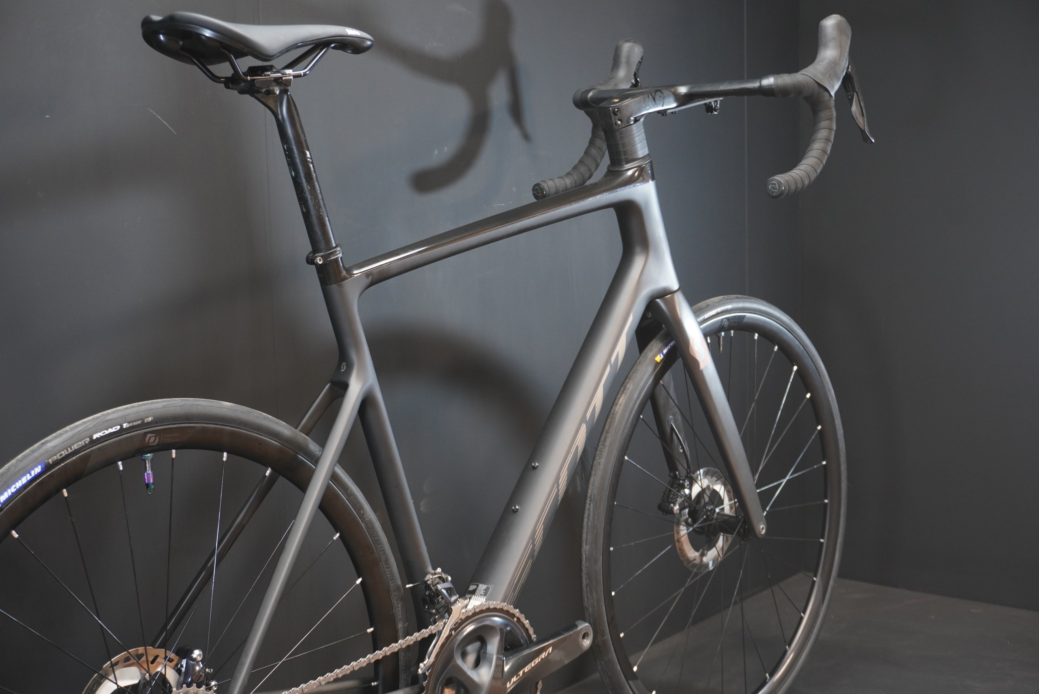 Scott Addict 20 Carbon Disc Road Bike 2022 - 58cm