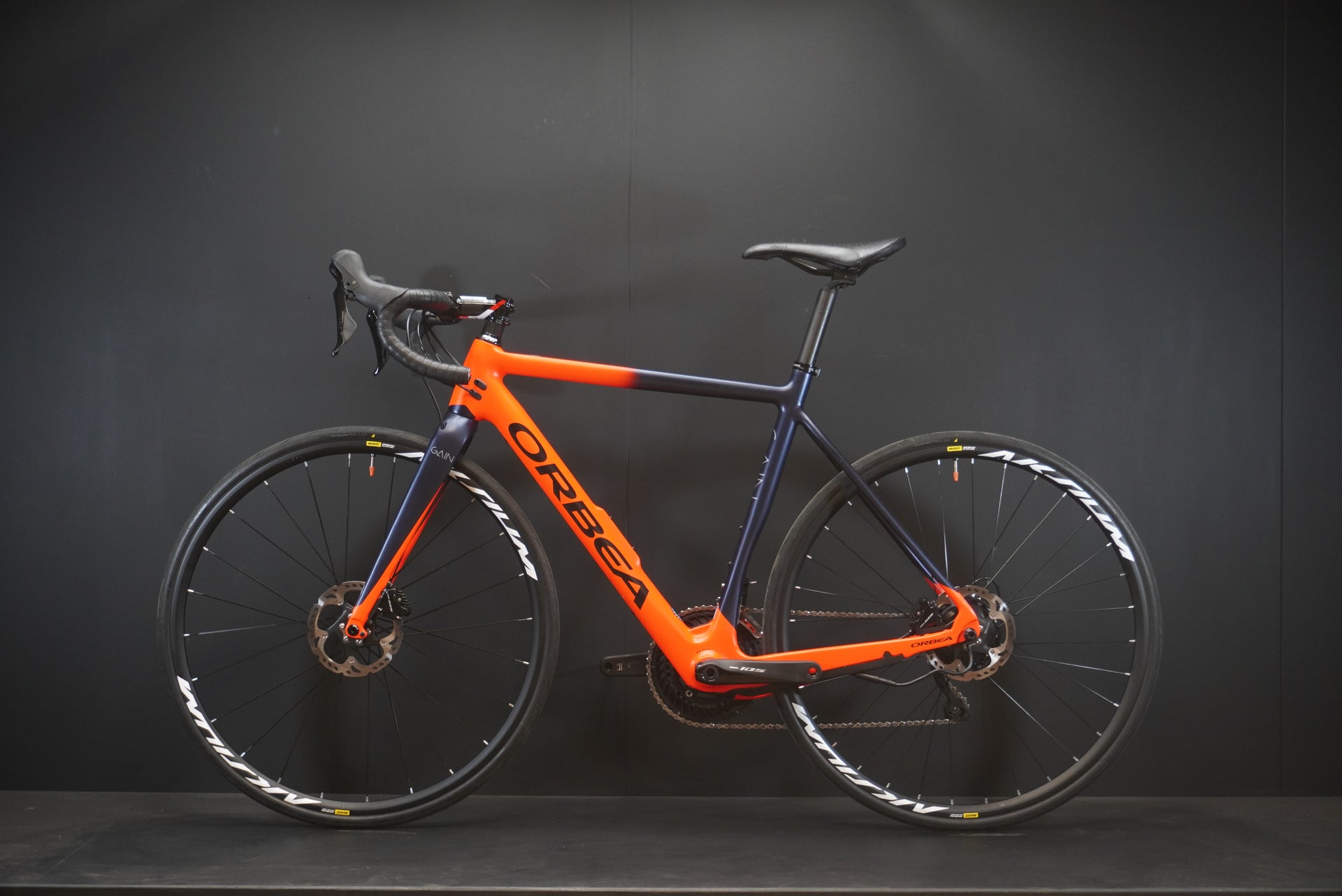 Orbea Gain M30 105 Carbon Electric Road Bike 2019 - Medium - 484Km