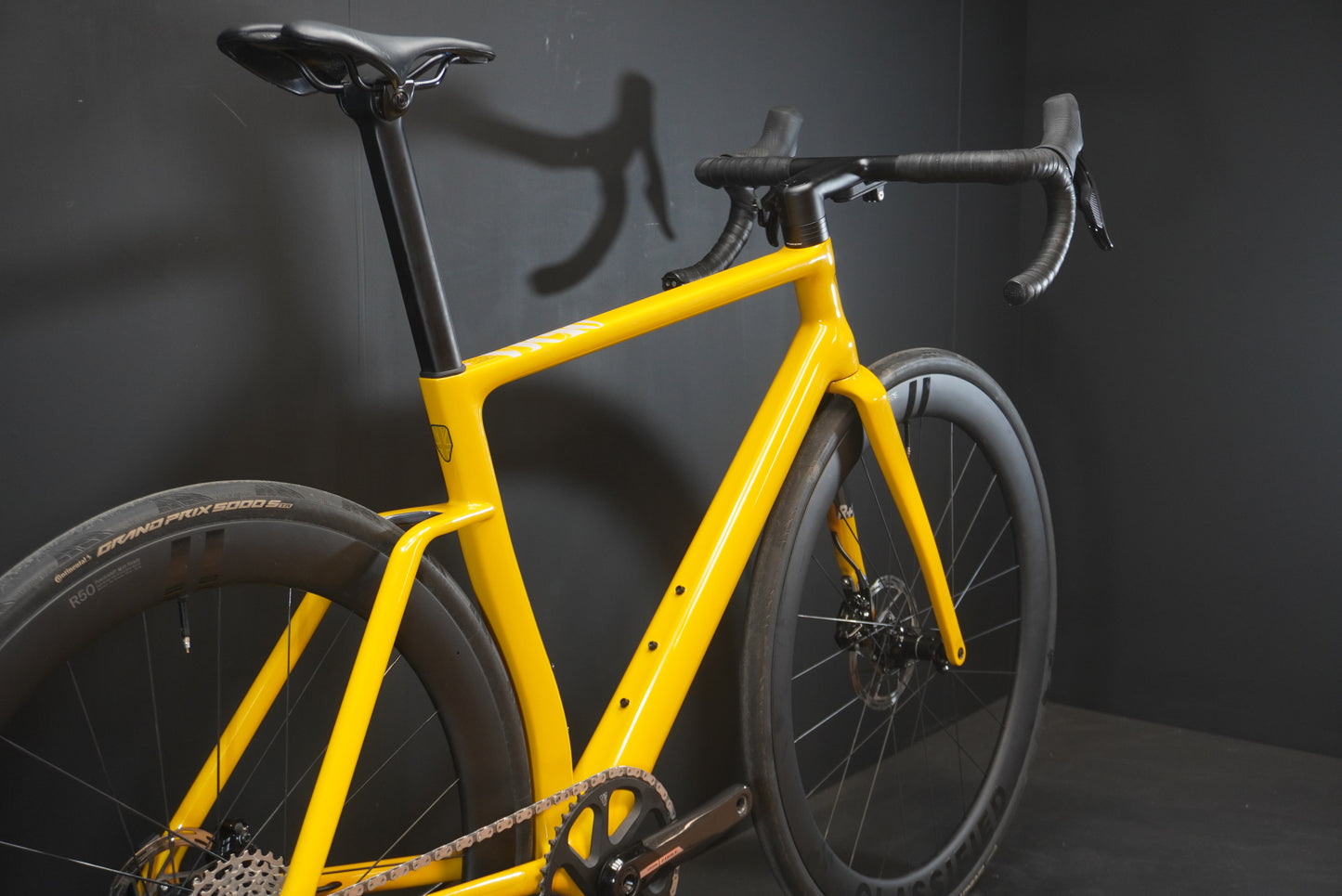 Vielo R+1 Classified Force D2 AXS Carbon Disc Road Bike 2024 - Medium