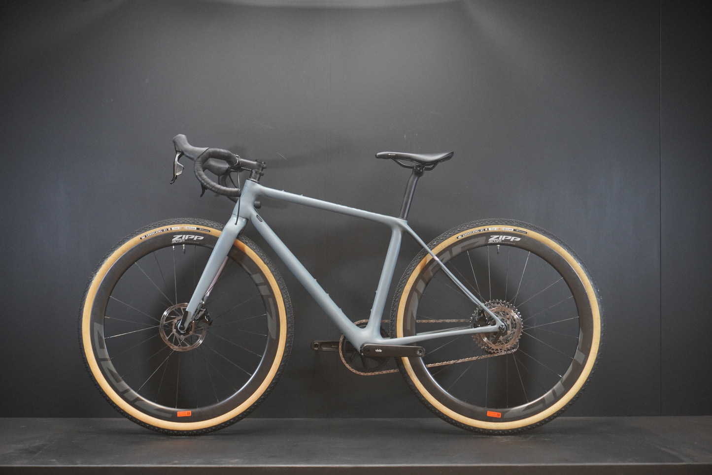 Vielo V+1 Rival AXS Zipp 303s Carbon Disc Gravel Bike 2024 - Small